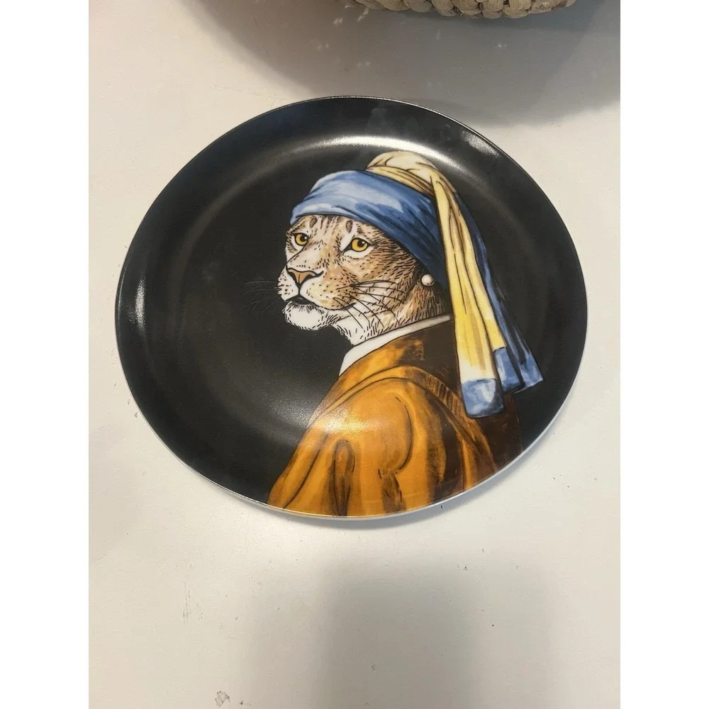 West elm rachel kozlowski dapper animal plate Work Of Art lynx Pearl Earring